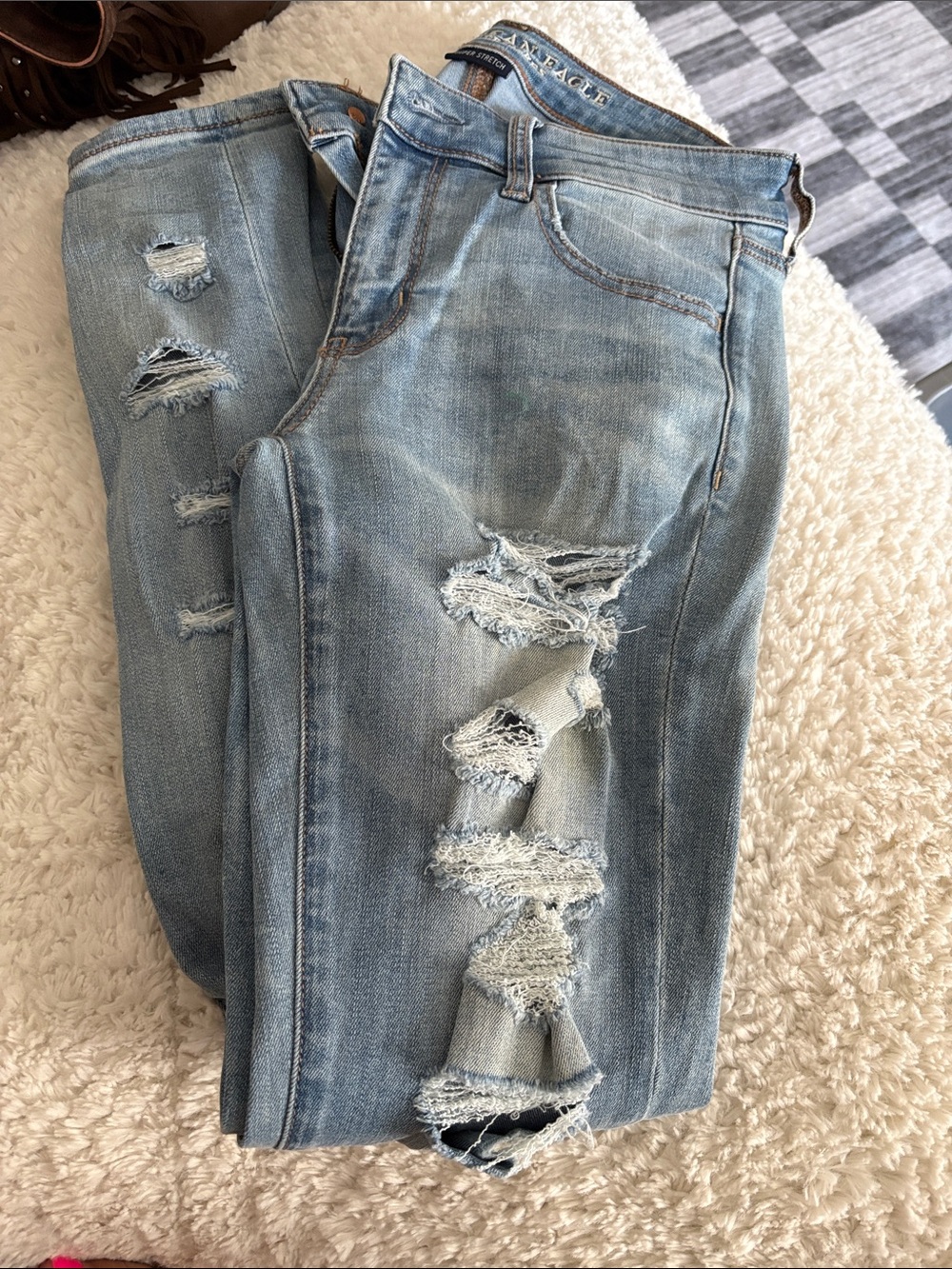 American Eagle Outfitters Light Blue Distressed Skinny Jeans
